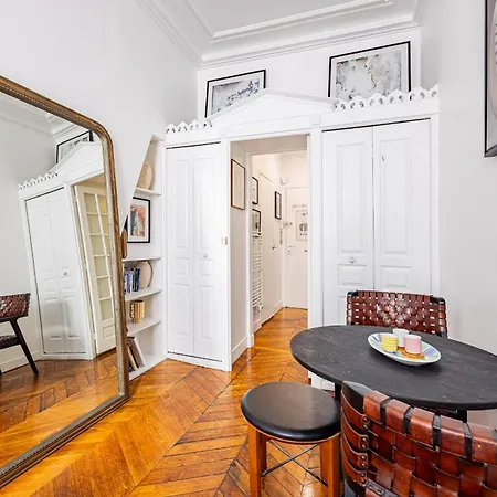 Luminous Oasis Steps From The Louvre