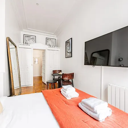 Appartement Luminous Oasis Steps From The Louvre *